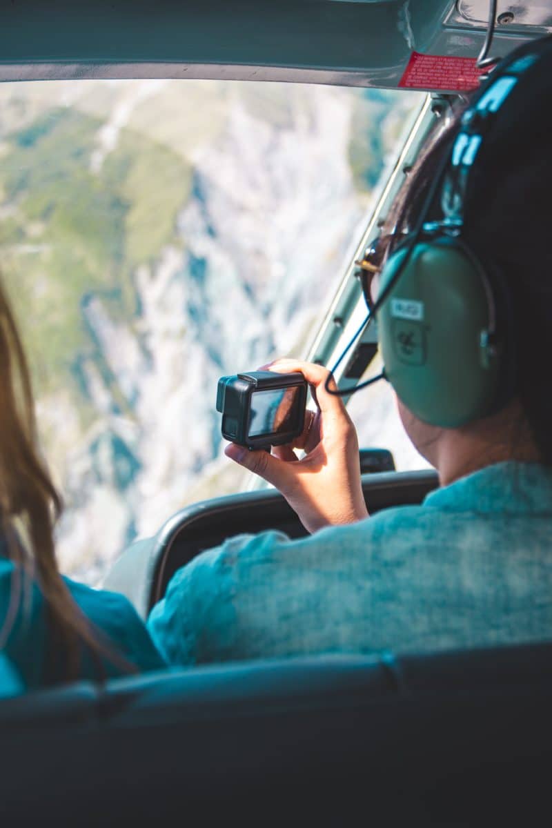 taking-photos-filming-with-gopro-from-a-helicopter-2021-08-31-17-53-33-utc Film souvenir (Go Pro)